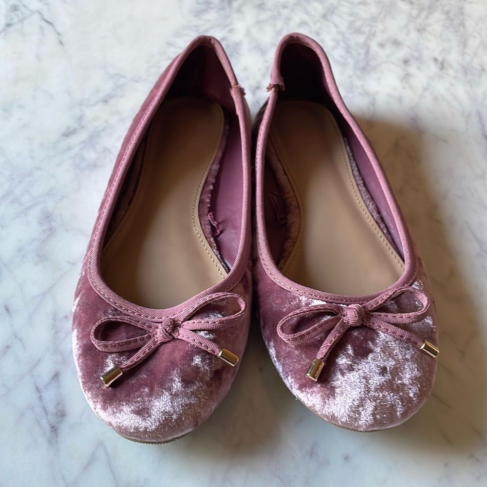 Forever 21 Girls Mauve Velvet Slides Size 6